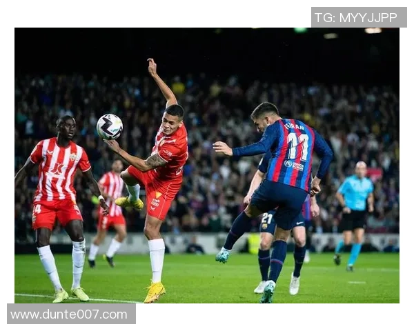 十二月足球巨星生日盛典：盘点本月诞生的传奇球员与精彩瞬间