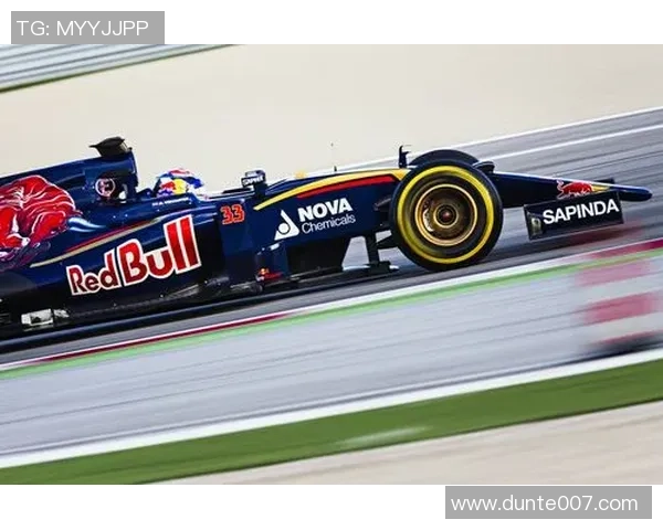 卡洛斯球星风采尽显足球场壁纸展示激情与荣耀 卡洛斯球星风采尽显足球场壁纸展示激情与荣耀