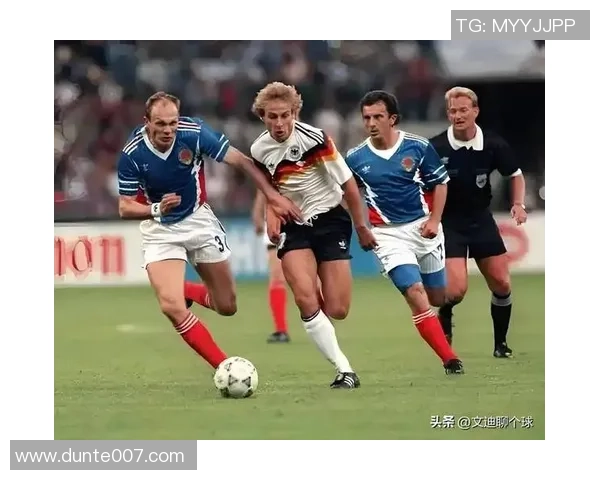 揭秘当红足球巨星私下日常生活照展现球场外真实一面 揭秘当红足球巨星私下日常生活照展现球场外真实一面