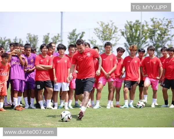 现役欣洲足球50大球星盘点 他们的成就与未来潜力分析