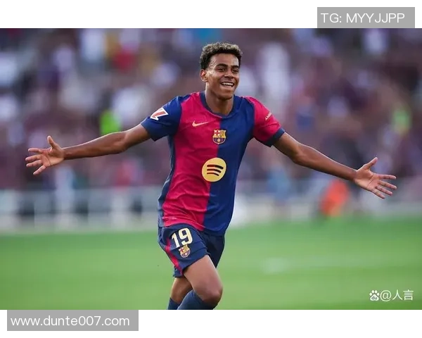 足球如何在特定情境下诞生球星并塑造其光辉形象