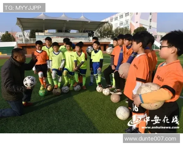 足球巨星卡通形象大集合呈现球场传奇瞬间展现荣耀与激情