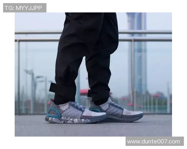 足球球星周边开箱体验全解析 超高还原度与独家设计的精彩细节 足球球星周边开箱体验全解析 超高还原度与独家设计的精彩细节